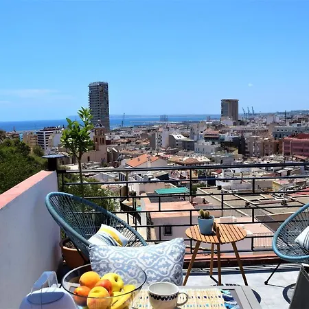 House With Sea View In The Old Town Of Сasa de vacaciones