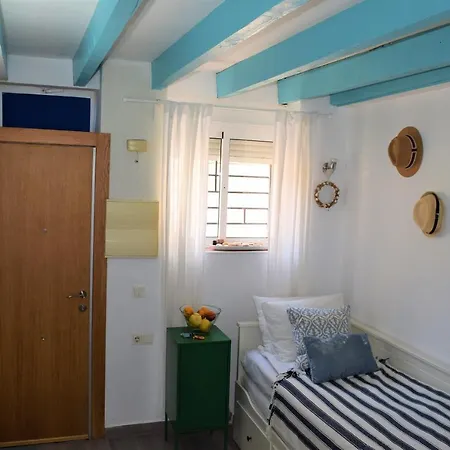 Vakantiehuis House With Sea View In The Old Town Of