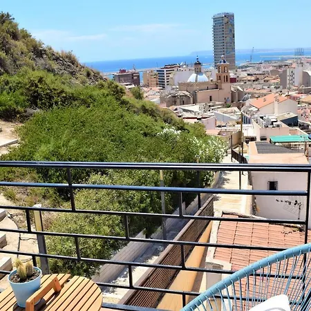 House With Sea View In The Old Town Of