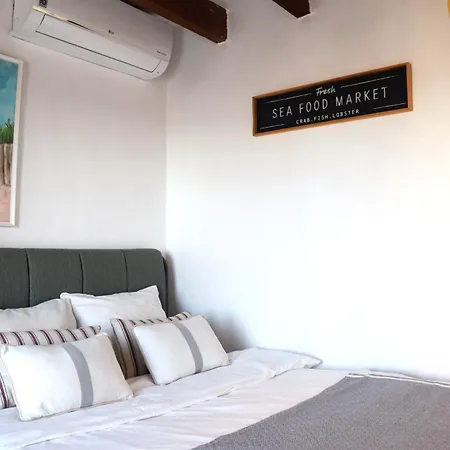 House With Sea View In The Old Town Of Vakantiehuis Alicante