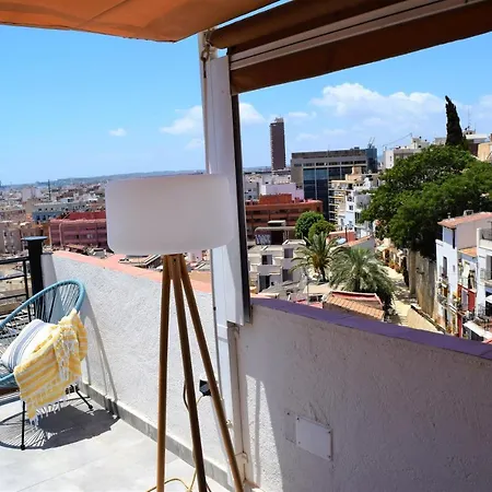 Dom wakacyjny House With Sea View In The Old Town Of Alicante